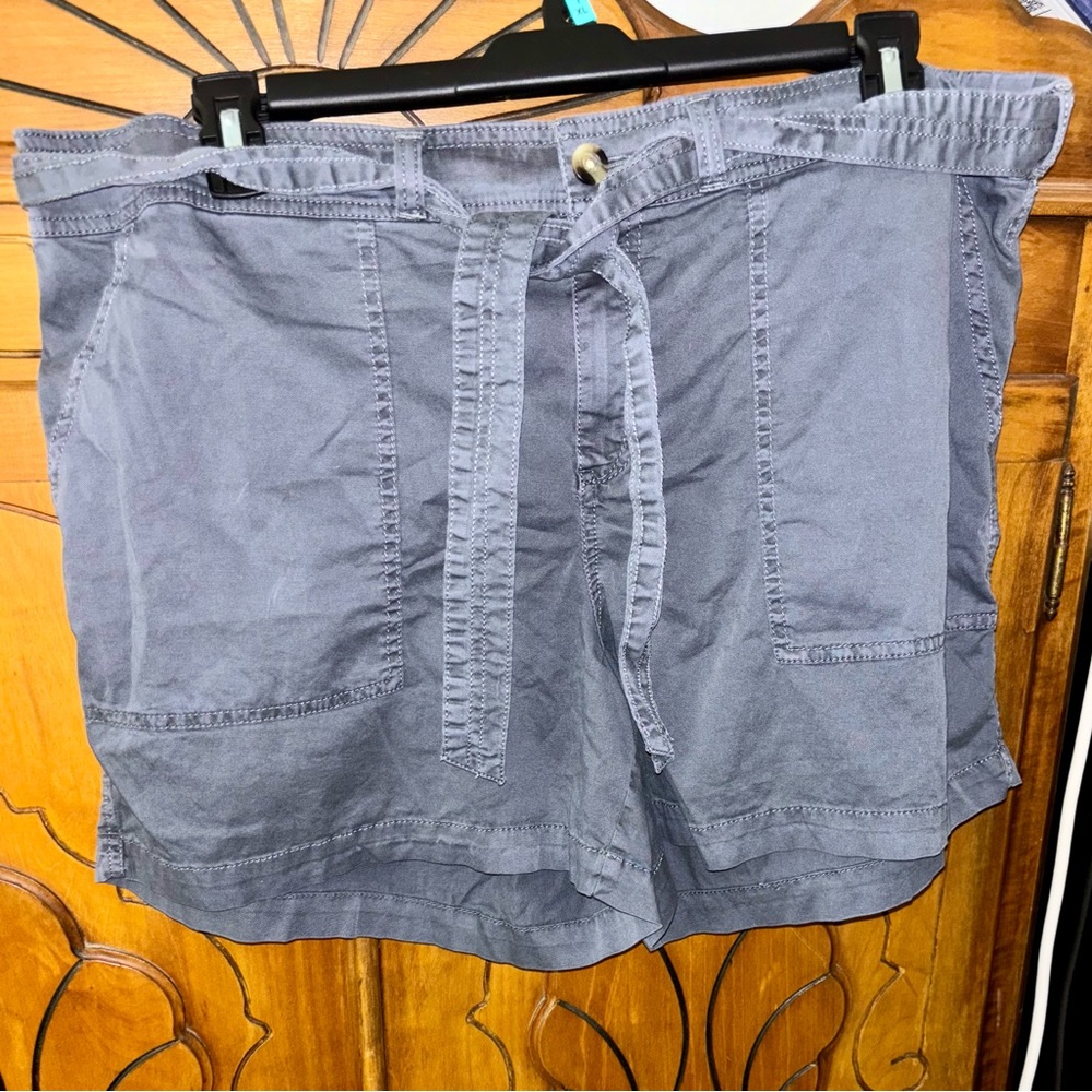 Sonoma Flat Front Chino Shorts with Tie Belt in Size 1X